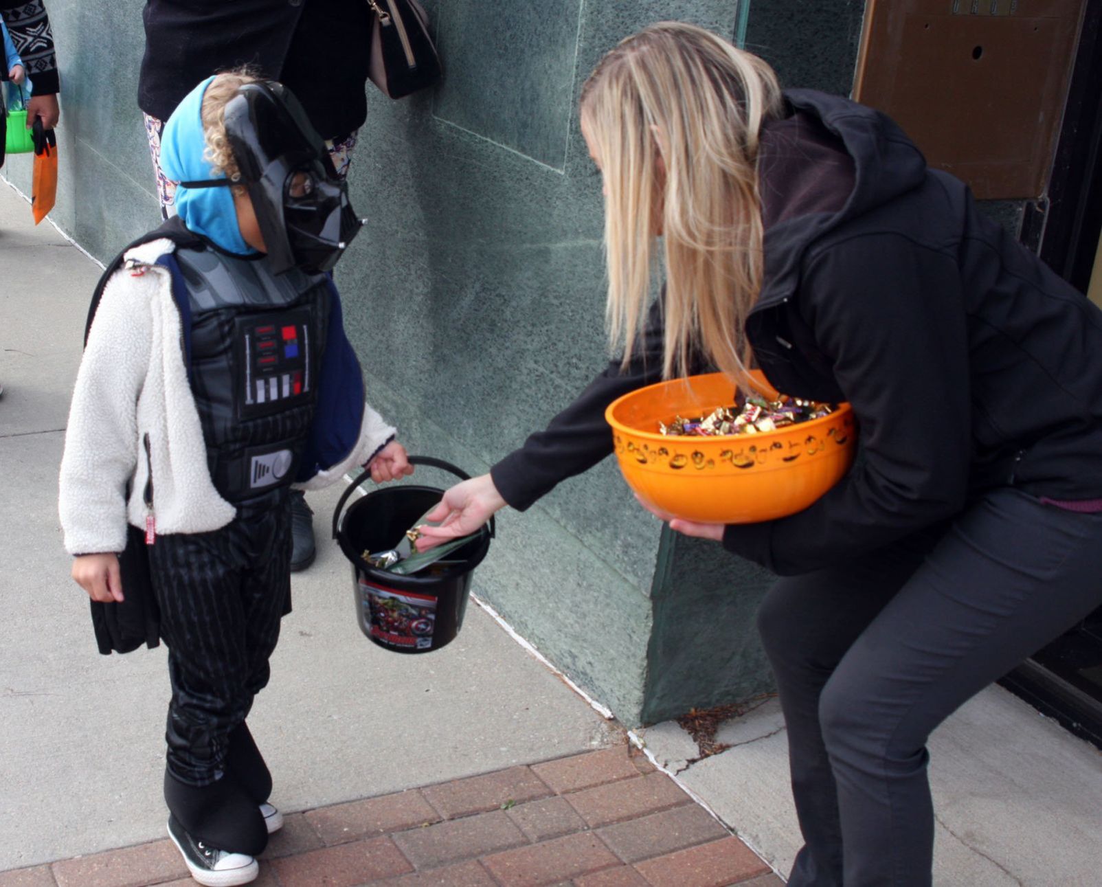 100 Block Trick-or-Treat event